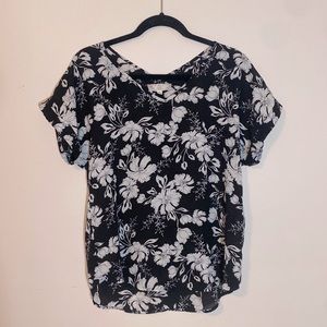 Pink Rose Vintage black and white floral top, Size M